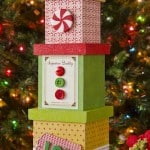 Make a Christmas tree decoration out of boxes