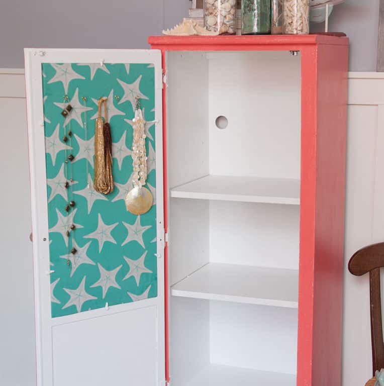 Cork board jewelry organizer with fabric Mod Podge Rocks