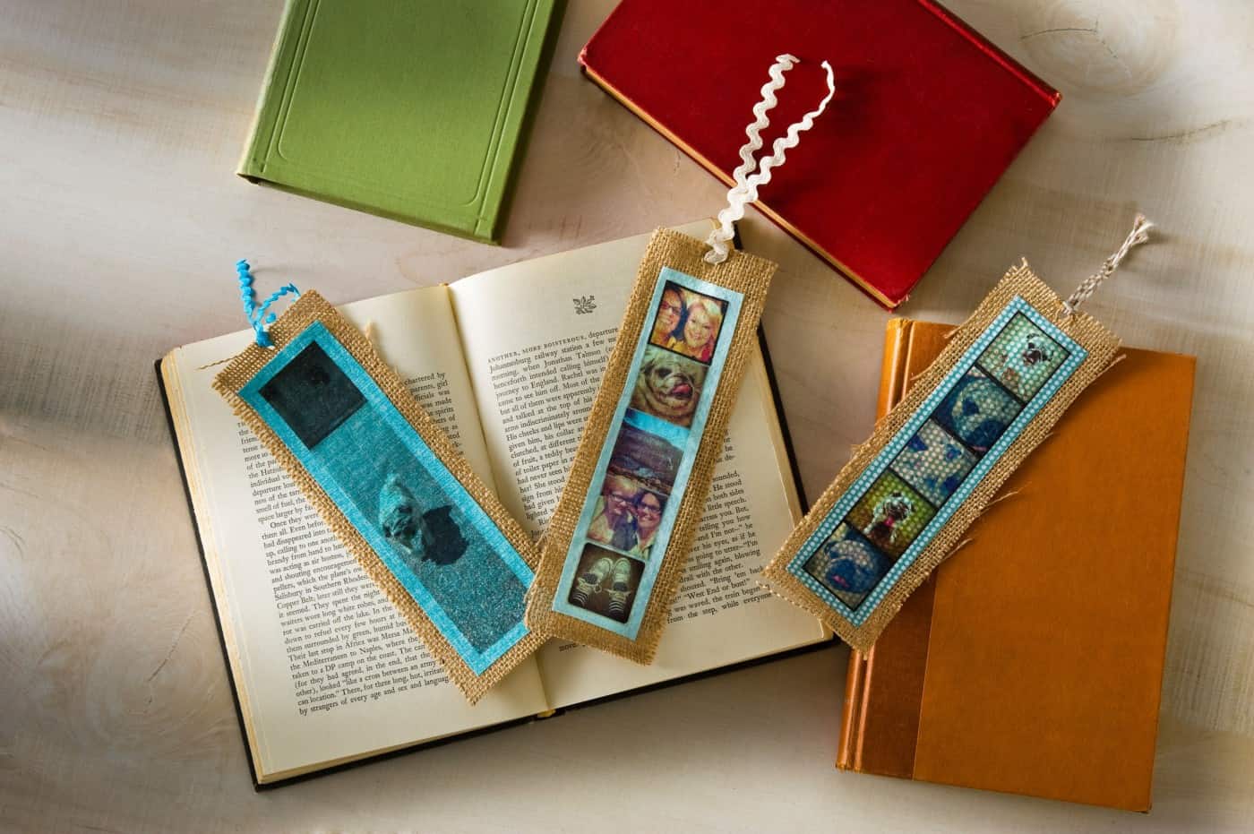 Make some personalized DIY bookmarks using your favorite Instagram photos! These are the perfect gift idea - and so easy to do. 
