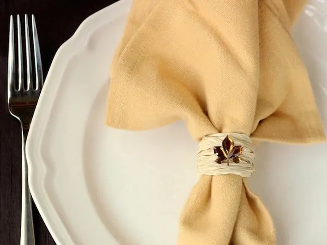 DIY napkin ring for your Thanksgiving table
