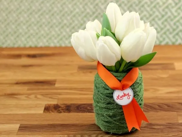 Easy Yarn Vase for St. Patrick's Day!