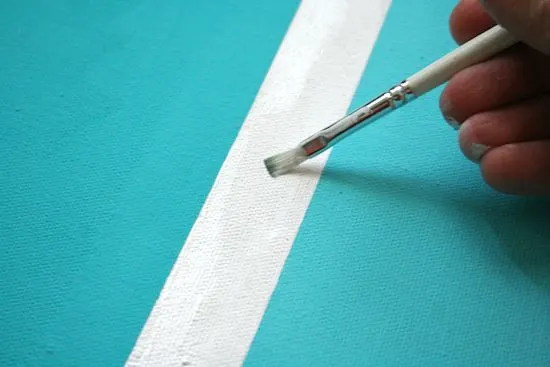 Painting a stripe in white on canvas