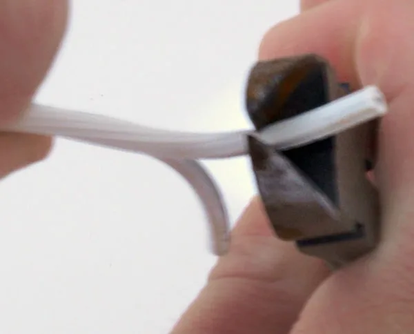 clipping wire with wire cutters