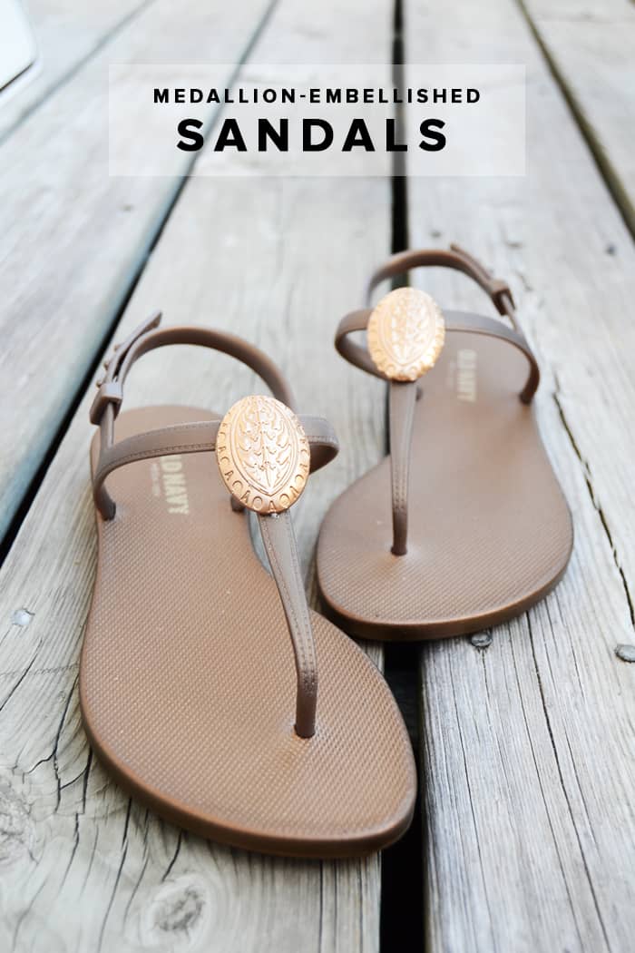 How to decorate sandals