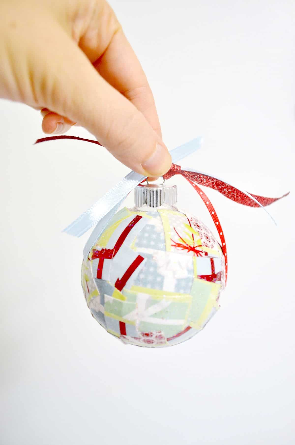 easy-paper-scrap-diy-christmas-ornaments-mod-podge-rocks