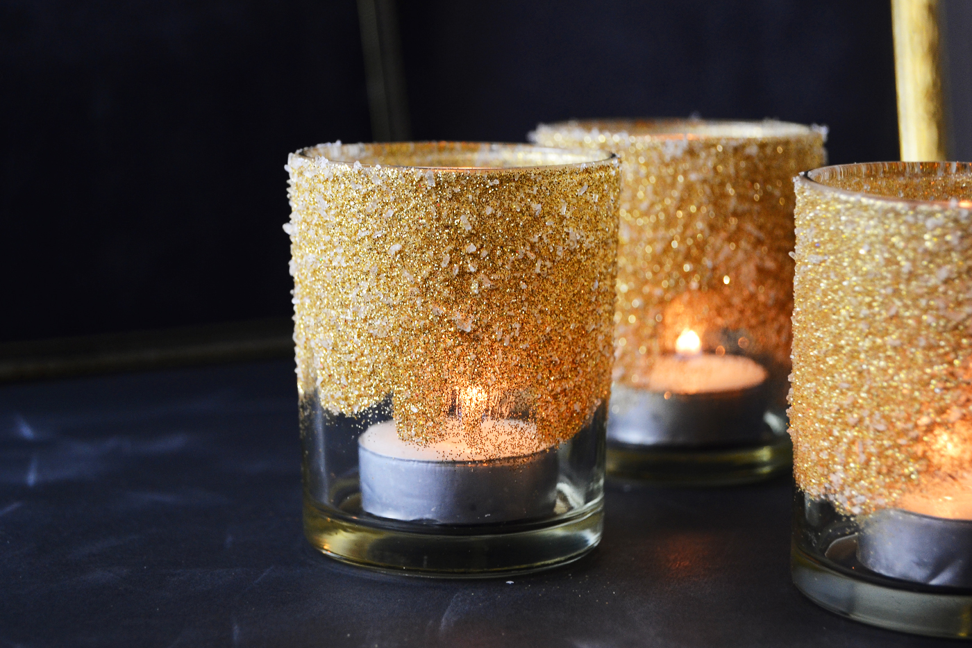 Maak eenvoudige glitter votive houders