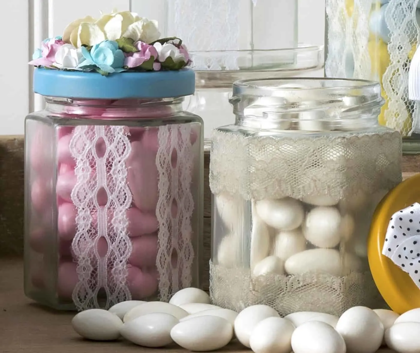 Lace-Wrapped Candy Jar Wedding Favors