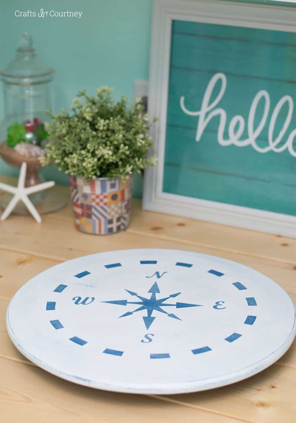 Decorate a lazy susan with chalk paint and Mod Podge