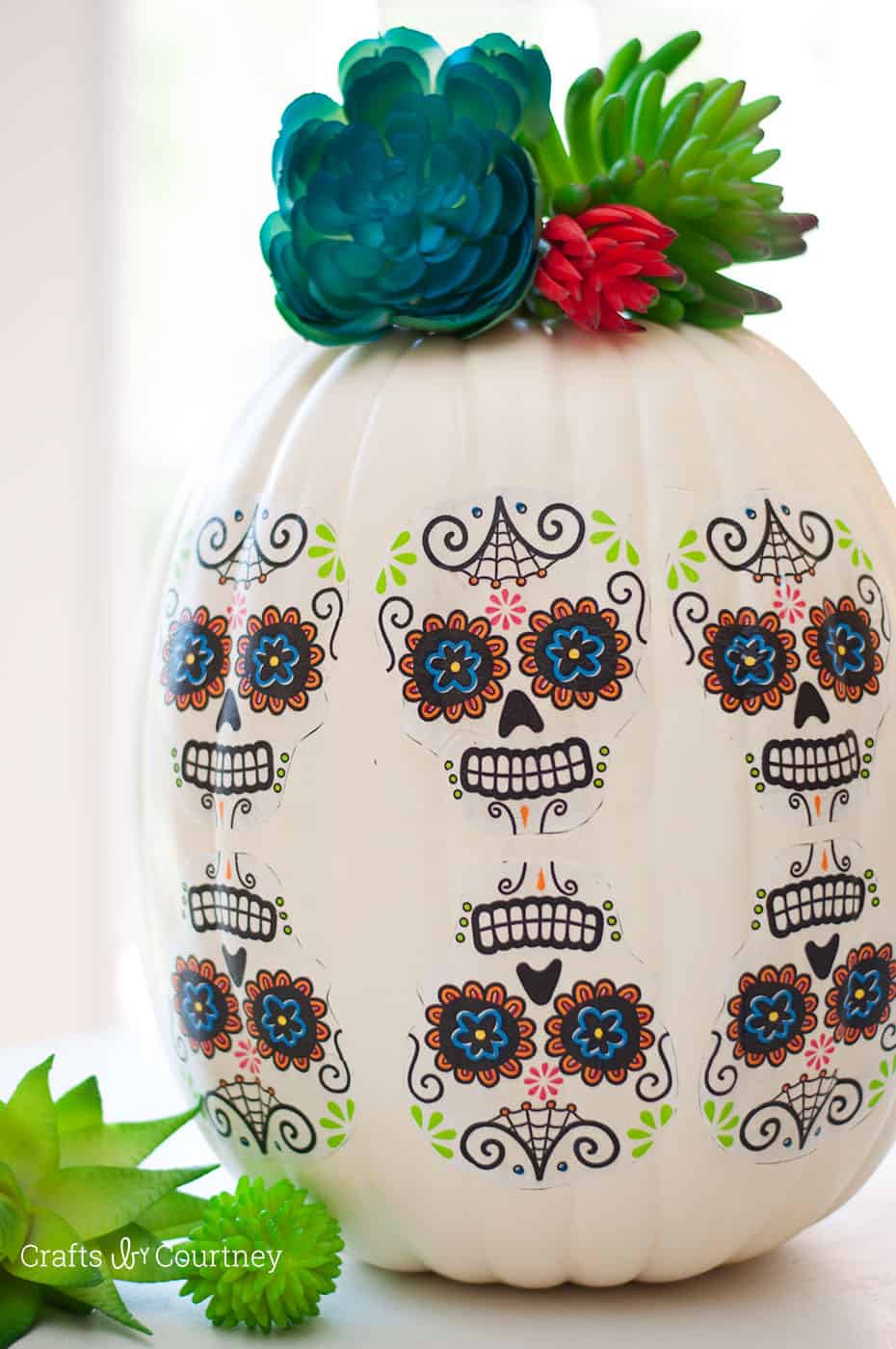 How to make a Dia de Los Muertos pumpkin