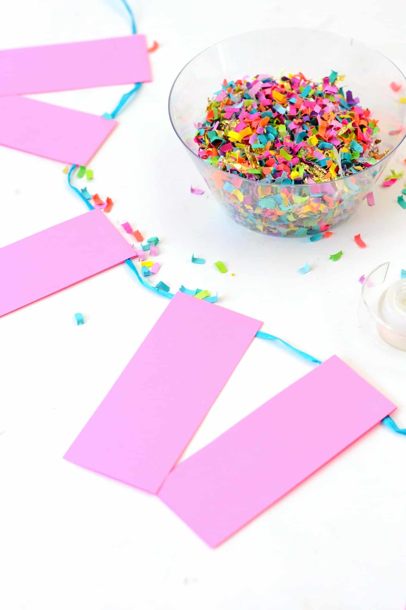 Bannière de fête DIY avec confettis