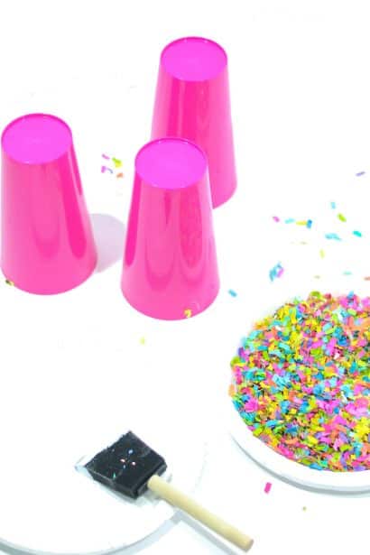 DIY Party Cups Dipped in Confetti - Mod Podge Rocks