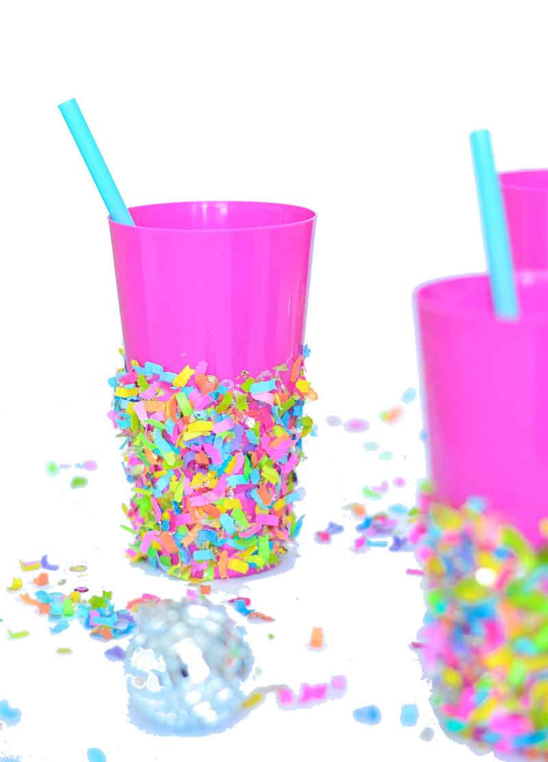 These budget friendly party cups are dipped in confetti! If you need some easy decor for your next celebration, get the tutorial here.