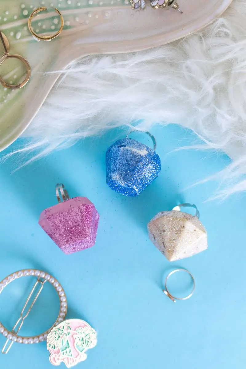 How to make rings with hot glue