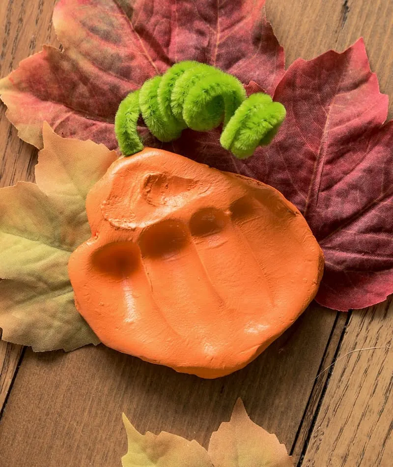 If you're looking for fun and easy Halloween crafts for toddlers, these handprints are perfect! There's a pumpkin, spider, and ghost footprint too.