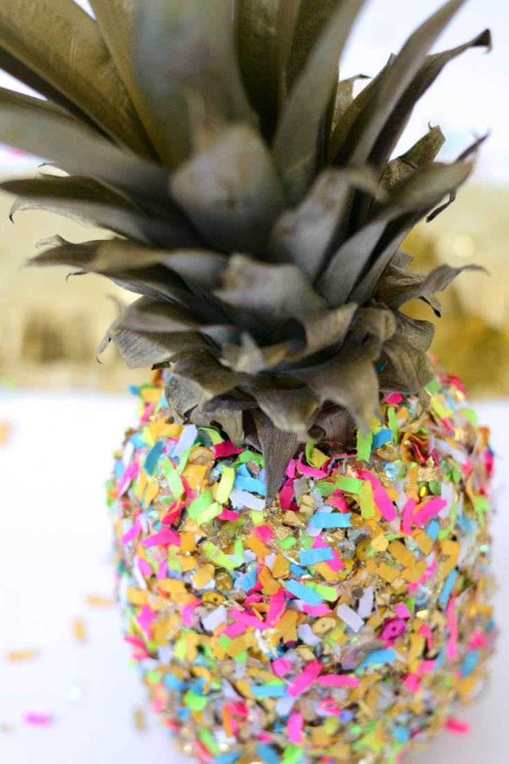 DIY pineapple centerpiece idea