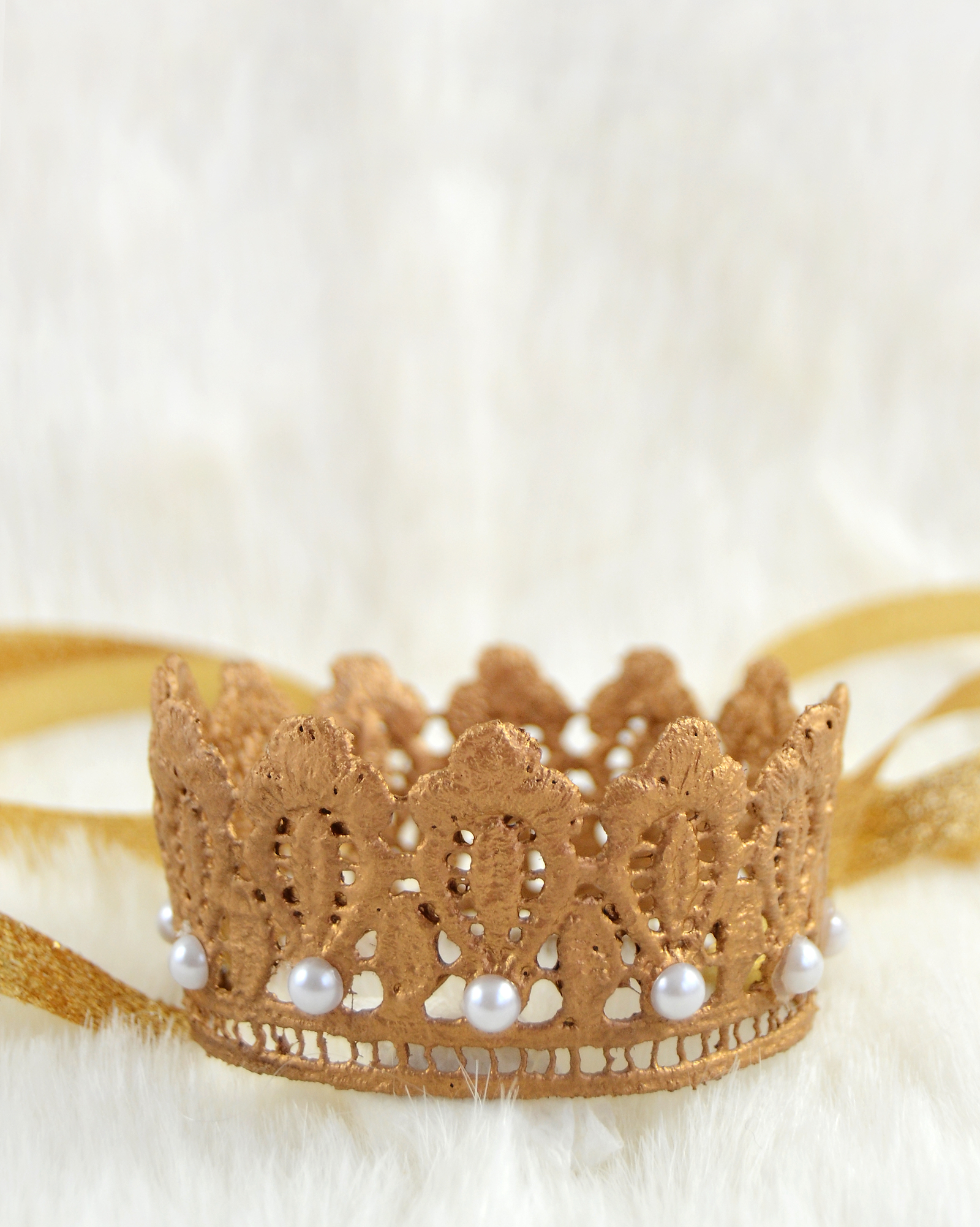 How to make a lace crown