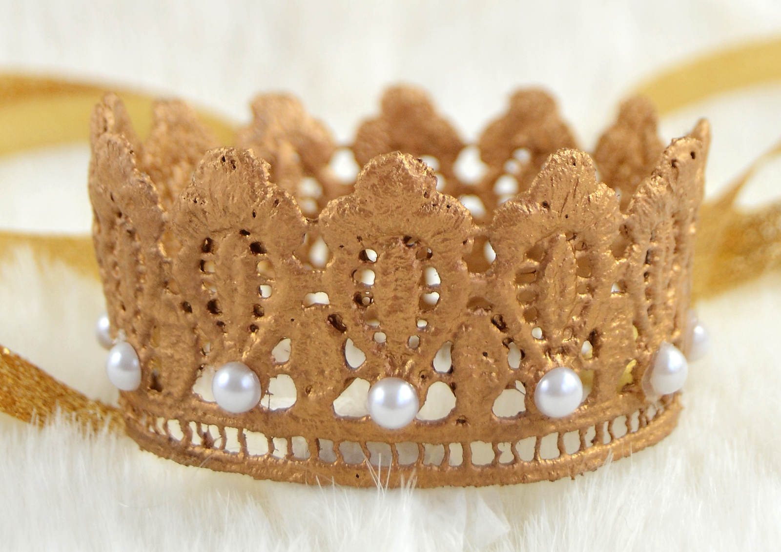 Make a DIY crown with lace