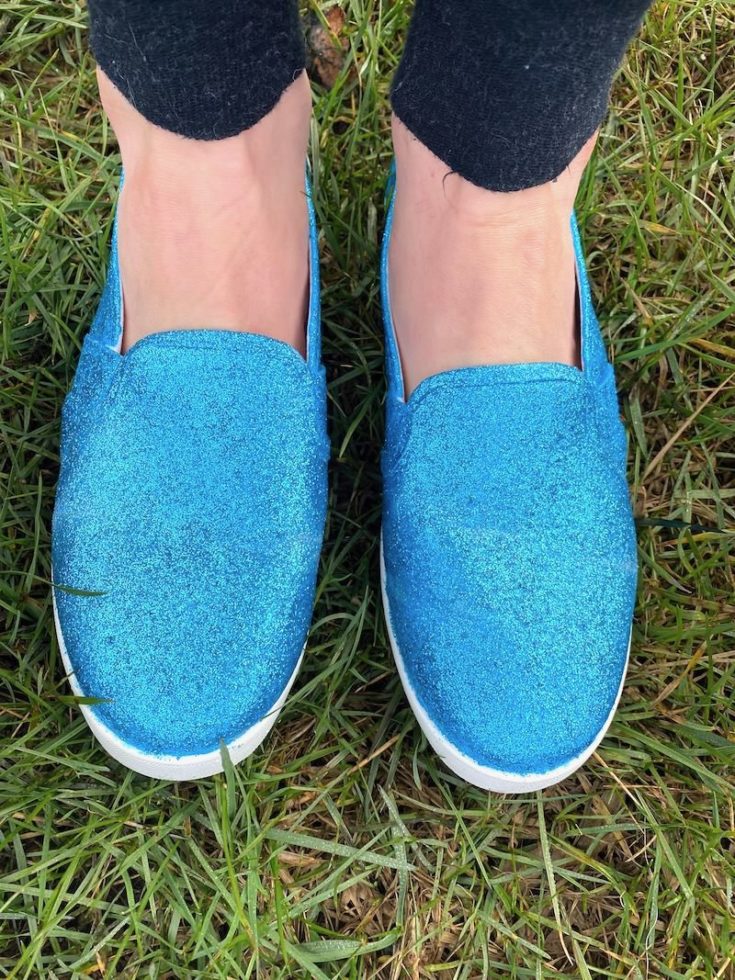DIY-glitter-shoes-in-a-few-easy-steps