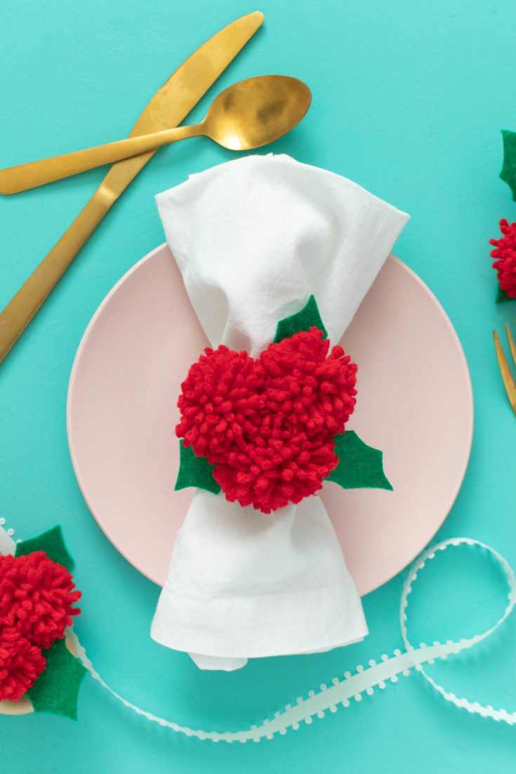 pom pom holly berry napkin rings 1.jpgfit14402c2160ssl1