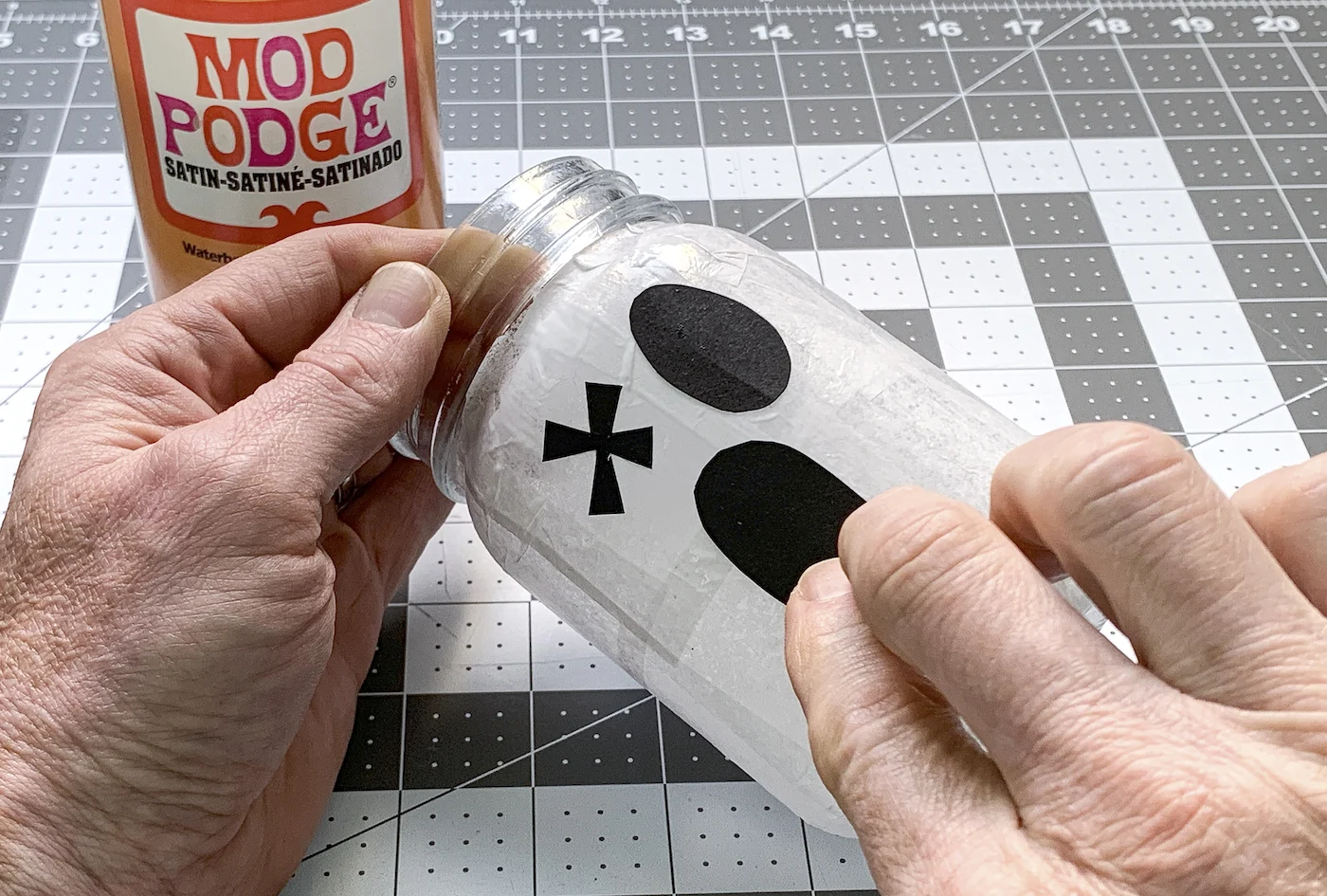 Placing a ghost mouth on a white mason jar