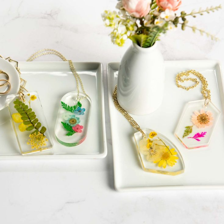 Resin jewelry made with dried flowers