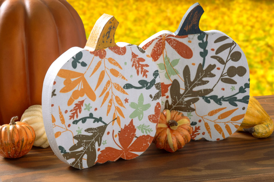 wood-pumpkin-decor-with-autumn-napkins-mod-podge-rocks