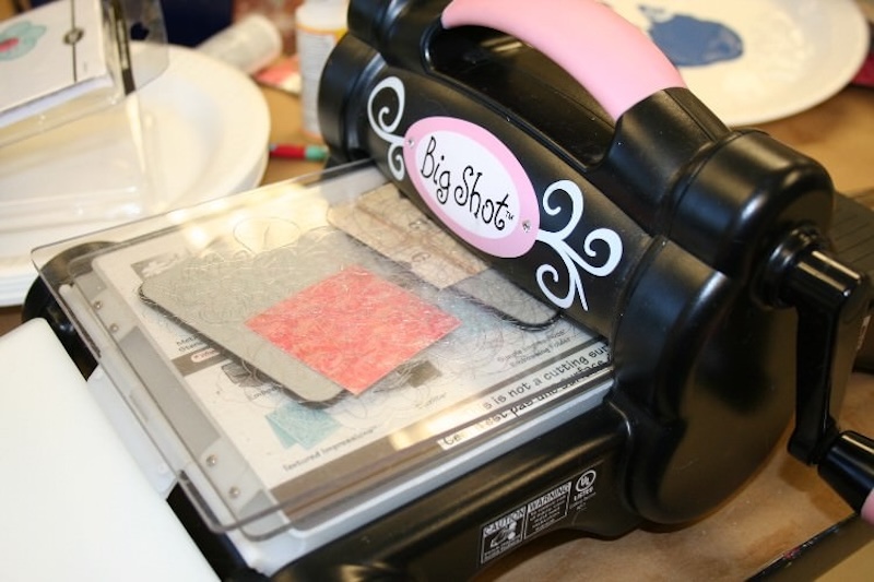 Cutting flowers using a Sizzix Big Shot